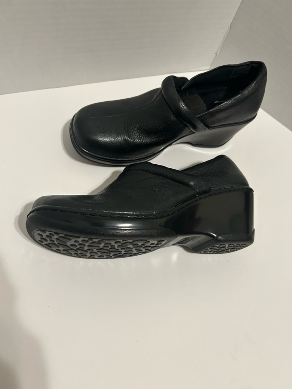 boc Black Slip-On Low Heel Clogs